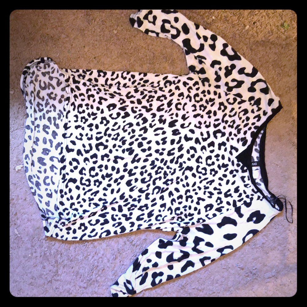 Dalmatian black & white shirt size small